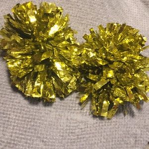 Cheerleading pom poms